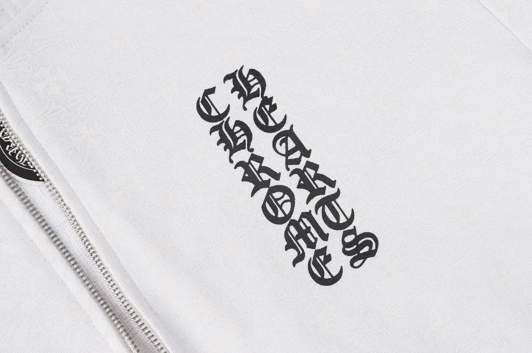 Q10—P230 -Chrome Hearts/Chrome Hearts printed zipper sweatshirt cardigan jacket -420 grams of high-density, high-quality wool, soft, delicate and skin-friendly, soft and silky to the touch, warm and skin-friendly -The hardware zipper accessories are all customized and full of details -Colour: black white -Size: S M L XL